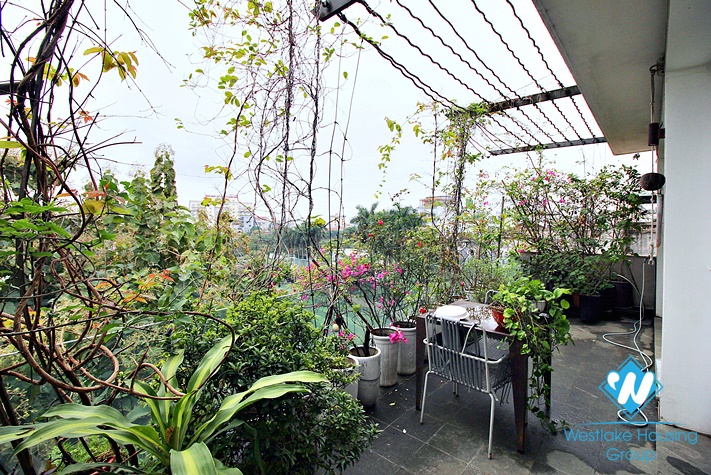 Spacious one bedroom apartment for rent on Tay Ho street